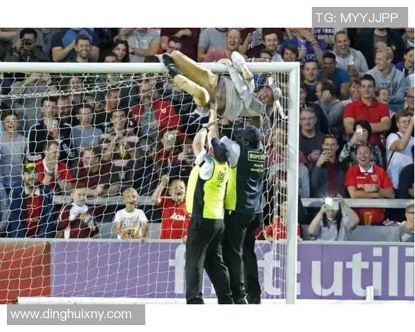 镜头回顾：季后赛这一幕令人泪目