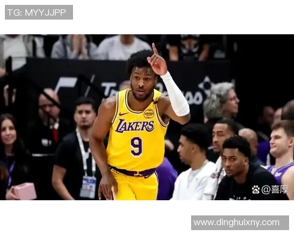 战术革新！新教练如何激活詹姆斯？